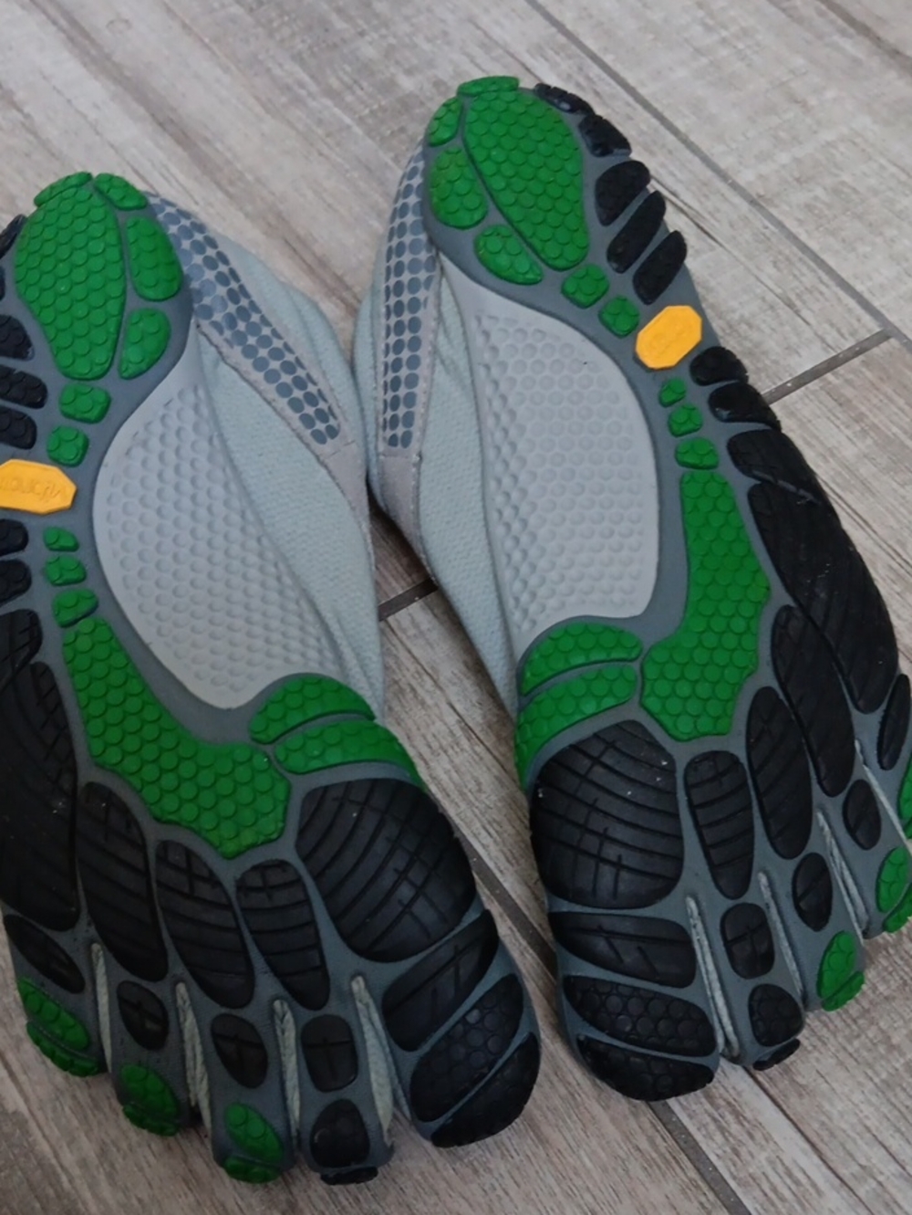 VIBRAM FIVE FINGERS ...SIZE 39 - Picture 5 of 6